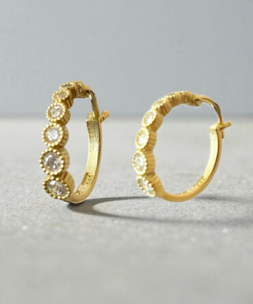 Χρυσά σκουλαρίκια στυλ κρικάκια με πέτρες ζιργκόν  , κ14