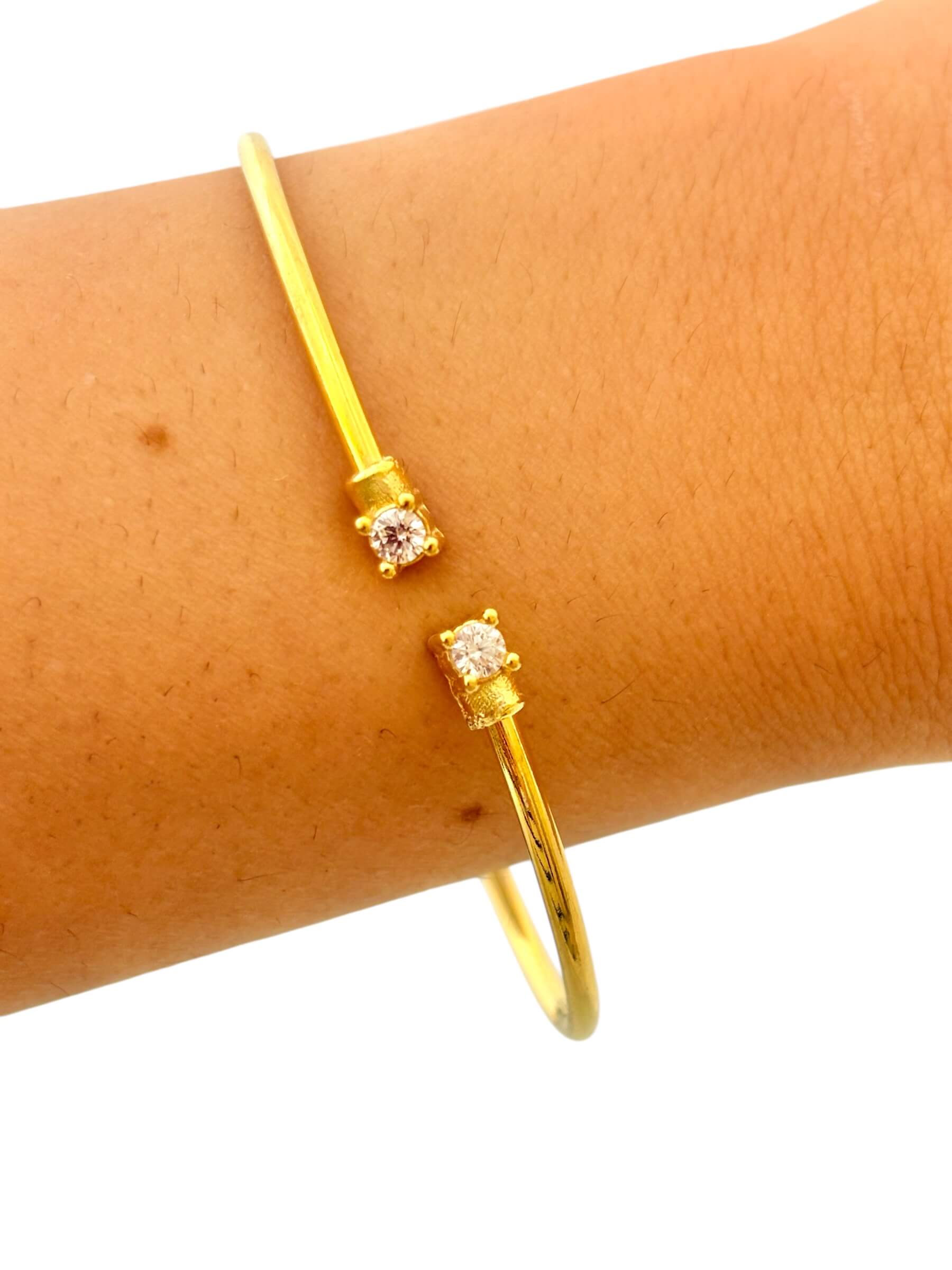 Επιχρυσωμένη γυναικεία χειροπέδα με πέτρες ζιργκόν από ασήμι 925 - Image 2