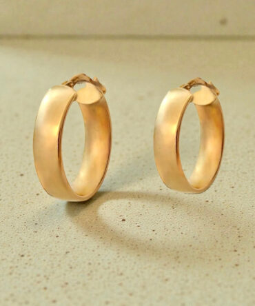 Χρυσά κρικάκια σε οβάλ σχήμα και λουστράτη επιφάνεια , κ14