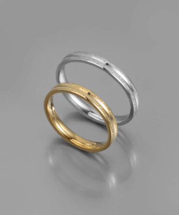 Χρυσές ή λευκόχρυσες βέρες γάμου με εσωτερική λουστράτη επιφάνεια και ματ εξωτερικό , κ14