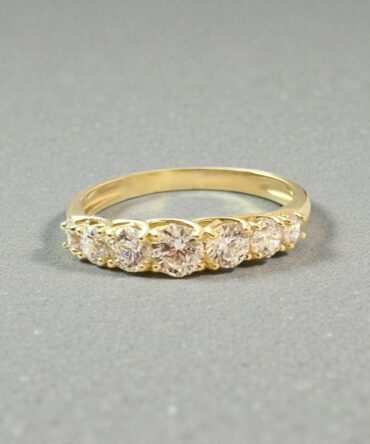 Χρυσό δαχτυλίδι σειρέ με πέτρες ζιργκόν, κ9