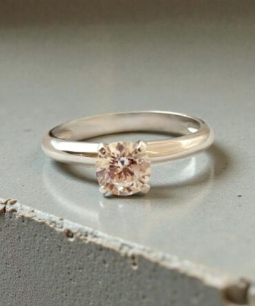 Λευκόχρυσο μονόπετρο δαχτυλίδι με πέτρα ζιργκόν   , κ9