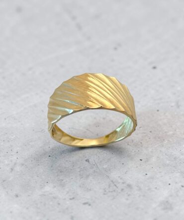 Χρυσό γυναικείο δαχτυλίδι με τρισδιάστατο σχήμα ,κ9