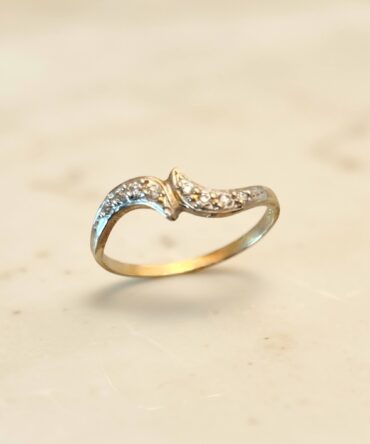 Δίχρωμο γυναικείο δαχτυλίδι με πέτρες ζιργκόν , κ14