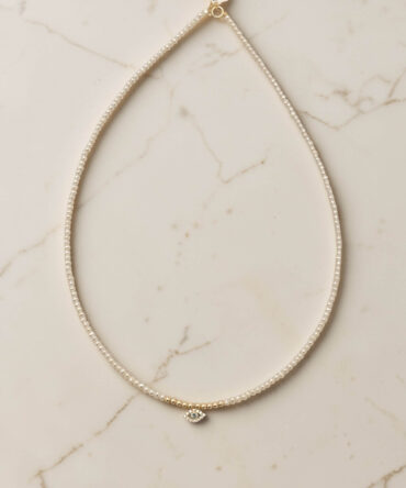 Μενταγιόν με μαργαριτάρια fresh water 2.5mm-3mm και χρυσές μπίλιες και κρεμαστο χρυσό ματάκι , κ14