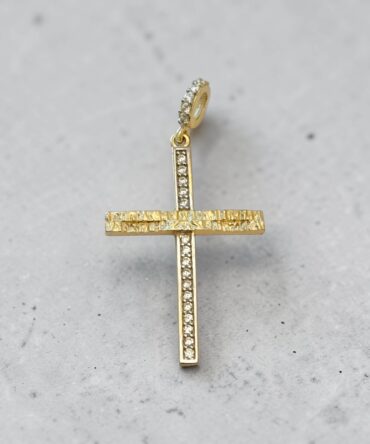 Χρυσός σταυρός βάπτισης για κορίτσι με πέτρες ζιργκόν και σκαλιστή επιφάνεια , κ9