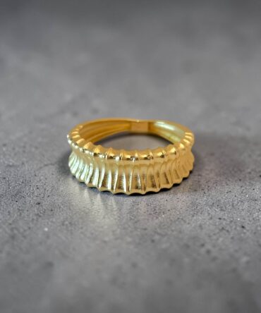 Χρυσό γυναικείο δαχτυλίδι με τρισδιάστατη μορφή ,κ9