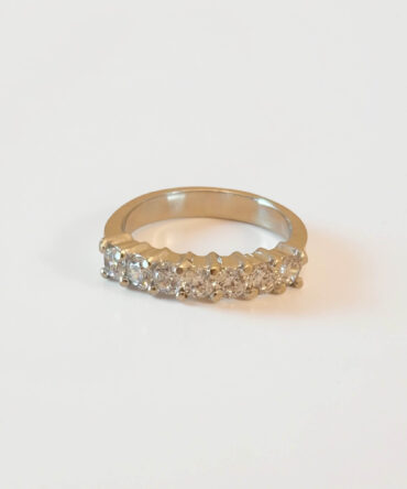 Λευκόχρυσο γυναικείο δαχτυλίδι σειρέ με πέτρες ζιργκόν , κ14