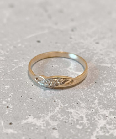 Λευκόχρυσο γυναικείο δαχτυλίδι με πέτρες ζιργκόν , κ14