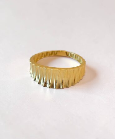 Χρυσό γυναικείο δαχτυλίδι με τρισδιάστατο σχήμα ,κ9