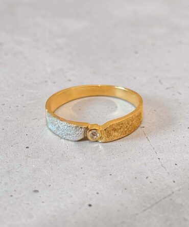 Δίχρωμο γυναικείο δαχτυλίδι με πέτρα ζιργκόν , κ14