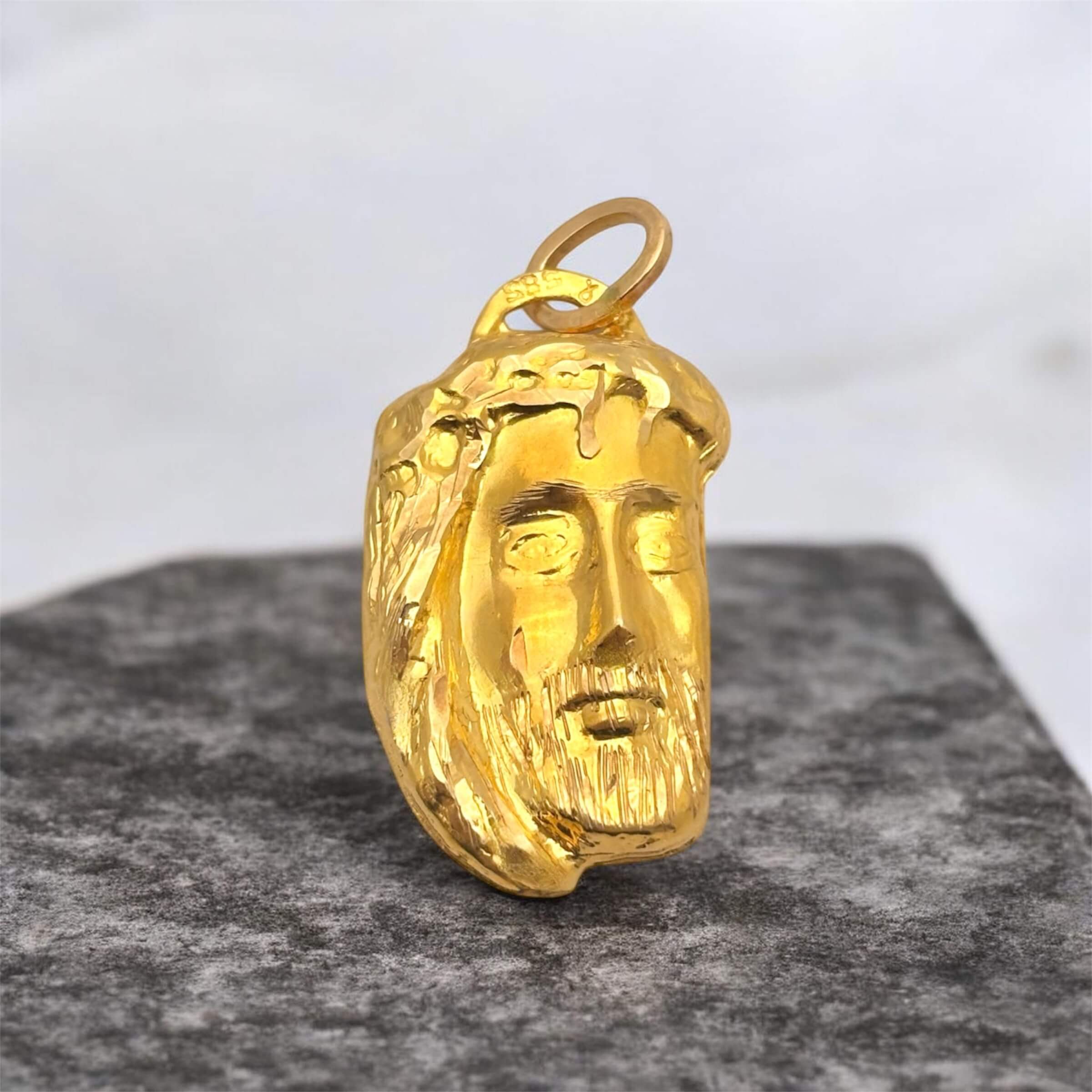 Χρυσή κεφαλή Χριστού για νεογέννητο αγοράκι , κ14