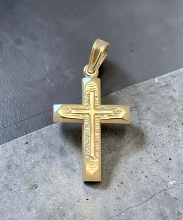 Χρυσός σταυρός βάπτισης για αγόρι με συνδυασμό σκαλιστής και λουστράτης επιφάνειας ,κ9