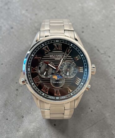 Ανδρικό ρολόι Roamer με ασημί ατσάλινο μπρασελέ και μαύρο καντράν