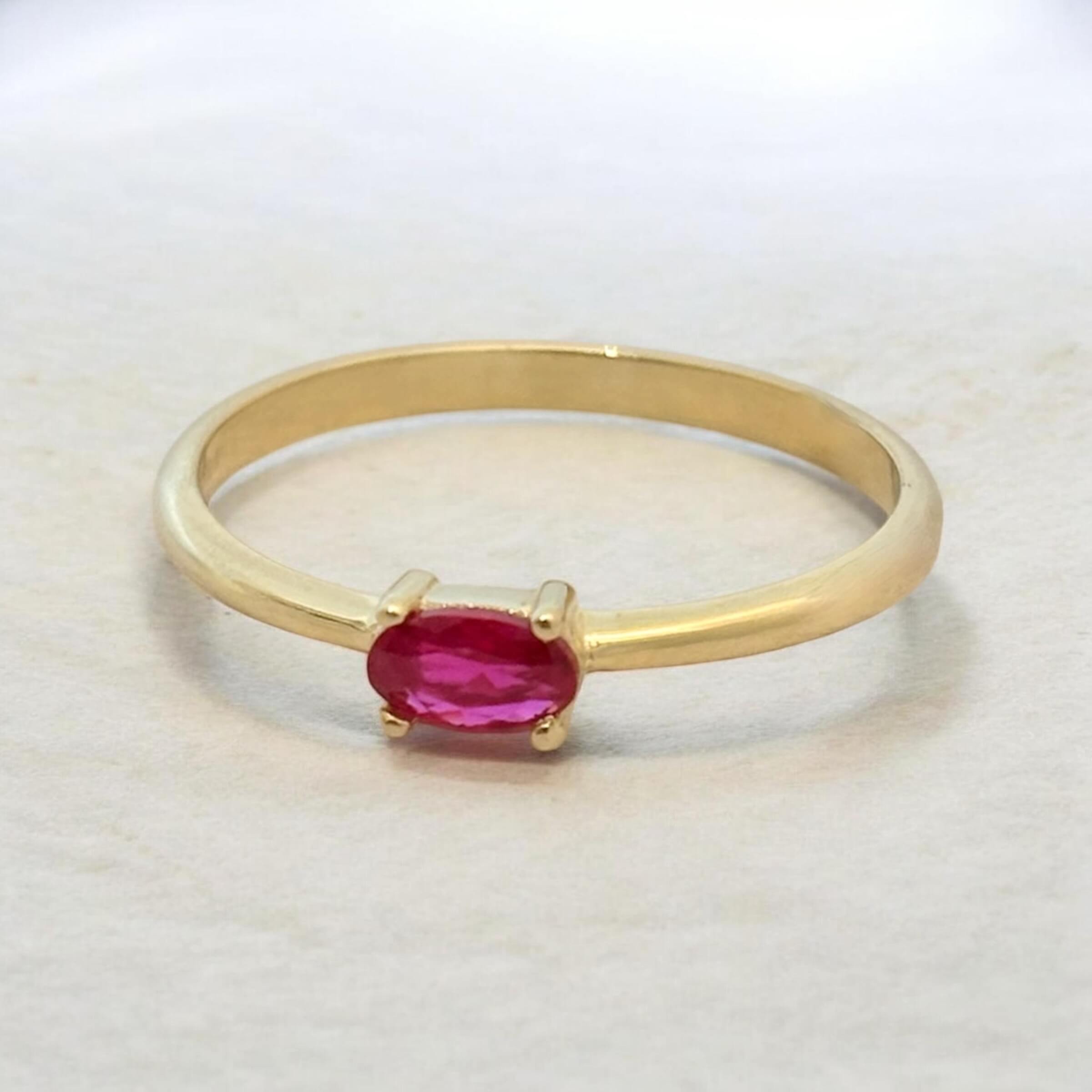 Χρυσό δαχτυλίδι γυναικείο με κόκκινη πέτρα ζιργκόν , κ9