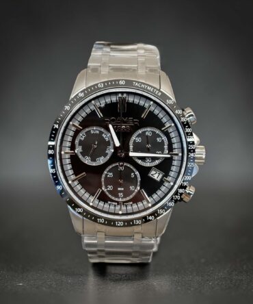 Ανδρικό ρολόι Roamer με ασημί ατσάλινο μπρασελέ και μαύρο καντράν