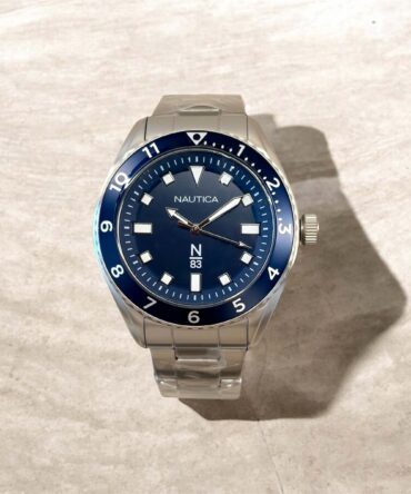 Ανδρικό ρολόι Nautica με ασημί ατσάλινο μπρασελέ και μπλε καντράν